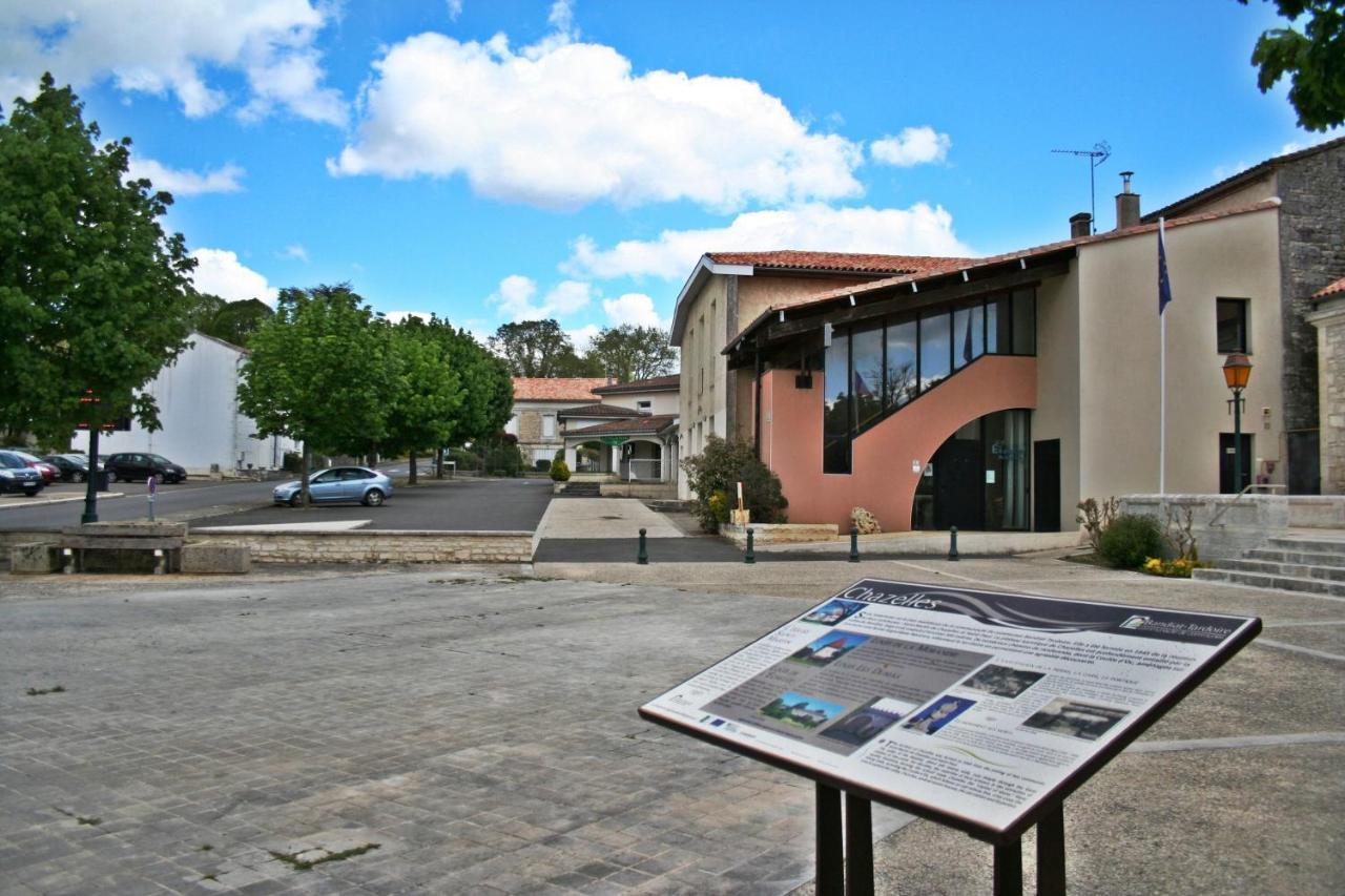 Bonabri Vacances - Chambres D'Hotes Chazelles  Buitenkant foto