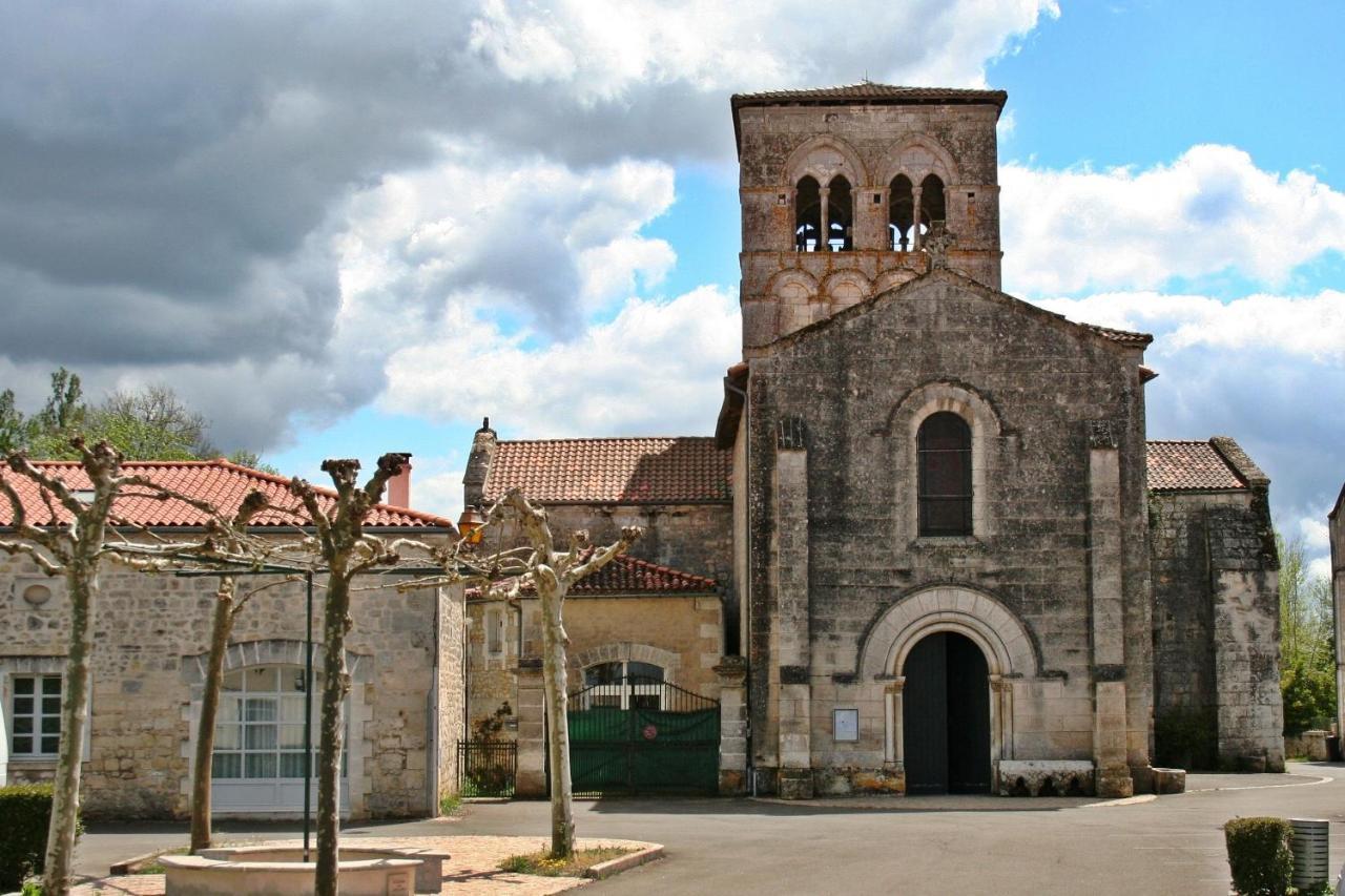 Bonabri Vacances - Chambres D'Hotes Chazelles  Buitenkant foto